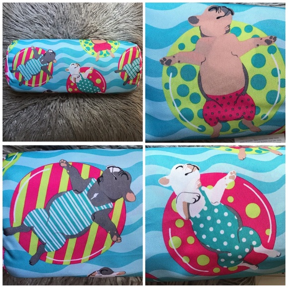 Max Studio Outdoor Picnic Blanket French Bulldogs - Picture 2 of 8